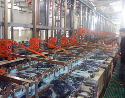 Automatic vertical lifting double cathode production line