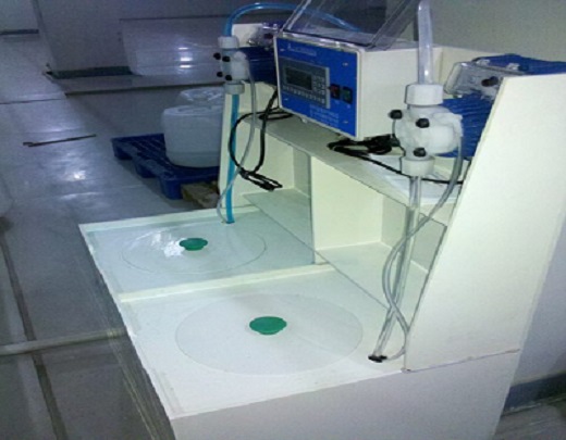 Electroless copper auto analysis and dosing machine