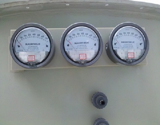 Scrubber differential pressure gauge